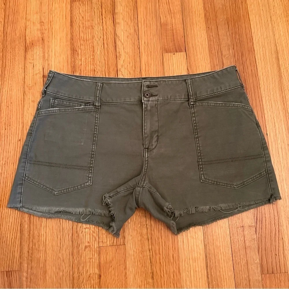PILCRO‎ The Wanderer Low Rise Shorts 32 Army Green Cut Off Hem (z) - Picture 4 of 13